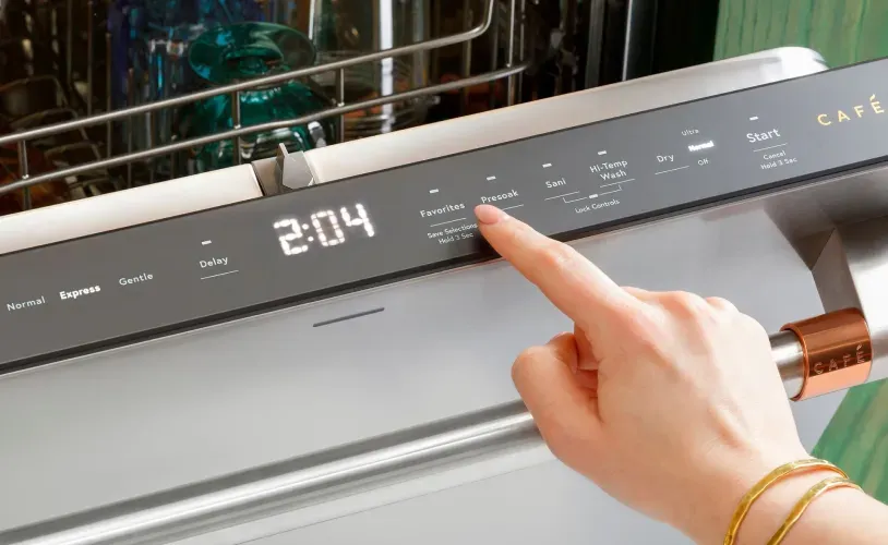 cafe-CDT858P4VW2-dishwasher-close-up-womans-hand-dishwasher-settings